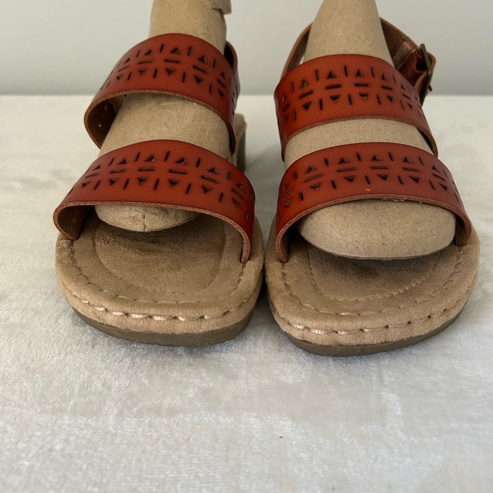 Earth Spirit Orange and Tan Sandals - Picture 8 of 8